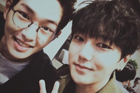 SUPER JUNIORのイェソンとSHINeeのオンユが、微笑ましいツーショットを公開した。写真：イェソンのツイッター