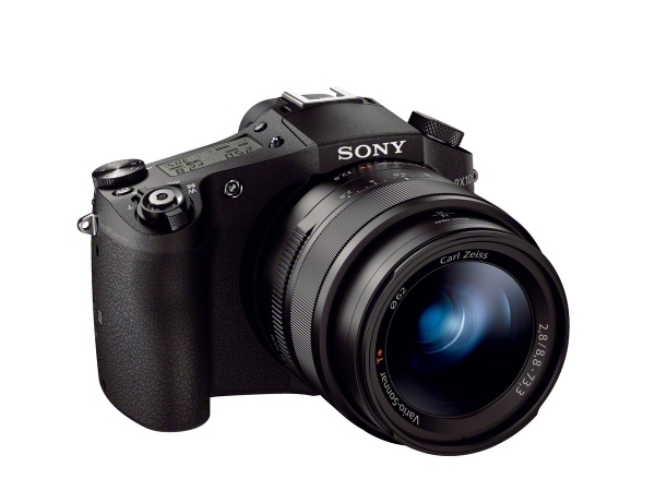 最大960fps(最大40倍)のスーパースローモーション機能を搭載したデジタルスチルカメラ サイバーショット「RX100 IV」（写真提供：ソニー）