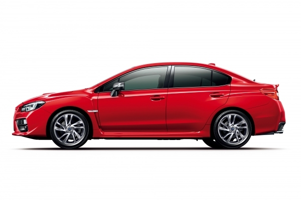 WRX S4 「ピュアレッド」（写真提供：富士重工業）