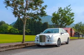 光岡自動車がマイナーチェンジして発売するミディアムクラスセダン「Ryugi」(写真提供:光岡自動車) 光岡自動車がマイナーチェンジして発売するミディアムクラスセダン「Ryugi」(写真提供:光岡自動車)