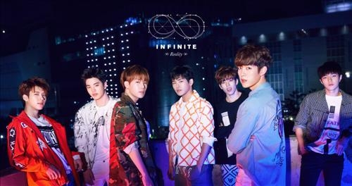 人気グループINFINITEがニューアルバムを引っ提げてこの夏のアイドル大乱に加わる。