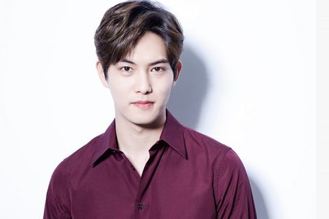 CNBLUEのボーカリスト兼ギターのイ・ジョンヒョンが、8月2日に東京国際フォーラムで初の日本単独オフィシャルファンミーティング「LEE JONG HYUN  From CNBLUE 1st FAN MEETING IN JAPAN ～Burning STUDIO Ⅱ～」を開催する。