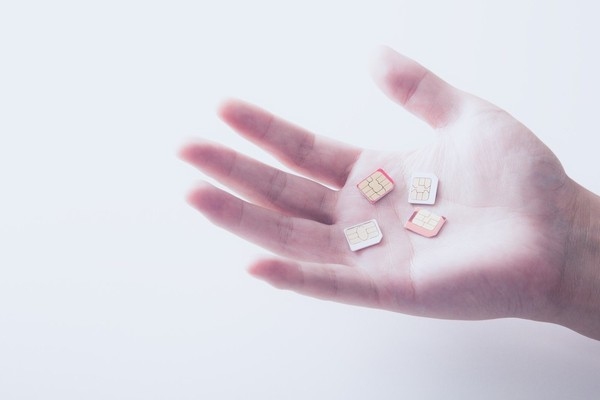 2015年5月1日より義務化された「SIMロック解除」だが、この「SIMロック解除」に関してNTTドコモは7日、ロック解除要件を7月13日より緩和させるとの発表を行った。