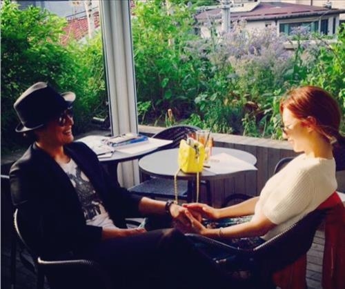 俳優ペ・ヨンジュンとパク・スジンの結婚式の日程が今週中に決定する見通しだ。