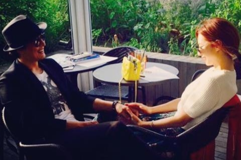 俳優ペ・ヨンジュンとパク・スジンの結婚式の日程が今週中に決定する見通しだ。