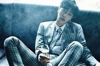 BEASTの所属事務所CUBEエンターテイメントは、15日午前10時に公式SNSにてイ・ギグァンの個人ティーザーカットを公開した。