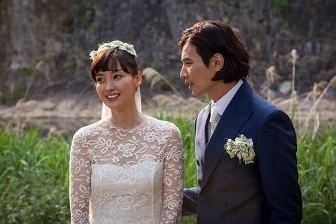 今年5月末に江原道(カンウォンド)旌善(チョンソン)で非公開の素朴な結婚式を挙げたトップスター俳優ウォンビンと女優イ・ナヨン夫婦が、パパとママになるということで話題となっている。