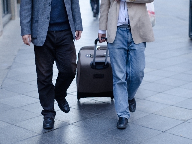 、31日に観光庁は、2015年4～6月に日本を訪れた外国人による買い物や旅行費用などの総額を示す「訪日外国人旅行消費額(推計)」を発表した