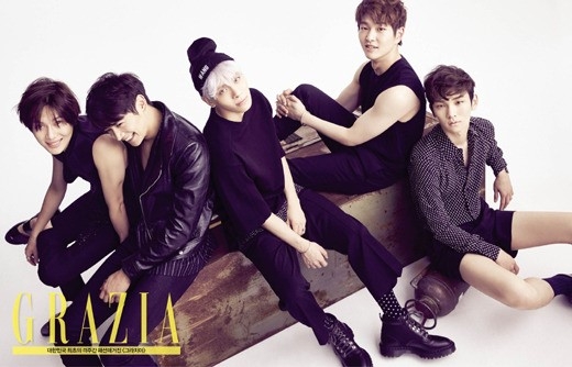 アイドルグループSHINeeがファッション雑誌『GRAZIA』の表紙を飾った。