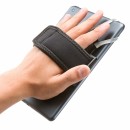 手のサイズに合わせてサイズ調整可能(サンワプライ発表資料より) 手のサイズに合わせてサイズ調整可能(サンワプライ発表資料より)