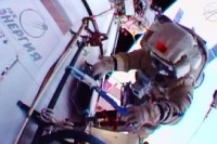 ロシアの宇宙飛行士2人、船外活動を実施（Image Credit: NASA）