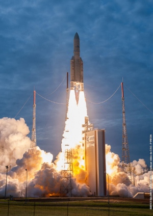 アリアン5ロケット、通信衛星「ユーテルサット8ウェストB」と「インテルサット34」の打ち上げに成功(Image Credit: ESA/CNES/Arianespace) アリアン5ロケット、通信衛星「ユーテルサット8ウェストB」と「インテルサット34」の打ち上げに成功(Image Credit: ESA/CNES/Arianespace)