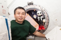 ISSに滞在する若田光一JAXA宇宙飛行士とKIROBO（きぼうロボットプロジェクトの発表資料より）