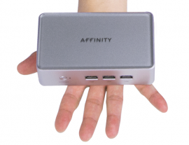 手のひらサイズの新しいパーソナルコンピュタ“AFFINITY”(アビーの発表資料より) 手のひらサイズの新しいパーソナルコンピュタ“AFFINITY”(アビーの発表資料より)