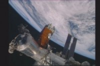 「こうのとり」5号機、国際宇宙ステーションとの結合完了（Image Credit: JAXA/NASA）