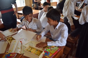 日本企業のグローバル化が進む中、日本企業のCSR活動も、純粋な社会貢献と考える企業と、事業戦略と考える企業の二分化が進んでいる。 日本企業のグローバル化が進む中、日本企業のCSR活動も、純粋な社会貢献と考える企業と、事業戦略と考える企業の二分化が進んでいる。