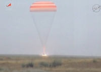 「ソユーズTMA-16」宇宙船、地球に帰還（Image Credit: NASA/Roskosmos）