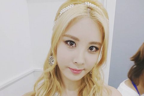 少女時代の新曲「Lion Heart」が2つ目のトリプルクラウン(3連続1位)に輝き、ソヒョンが喜びと感謝の気持ちを伝えた。