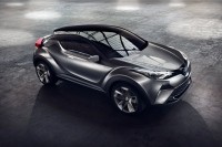 「第66回フランクフルト国際モーターショー」プレスデーにおいて、トヨタはコンパクトクロスオーバー「TOYOTA C-HR Concept」を発表した。写真では分かりにくいがリアドアを備えた5ドア仕様だ