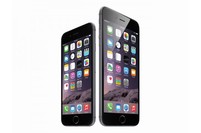 携帯電話キャリアは、NTTドコモ、au(KDDI)、ソフトバンクの大手3キャリアがそれぞれiPhoneをラインナップし、通話定額や通信容量分け合いなど料金プランの面で横並びの状態となっている。