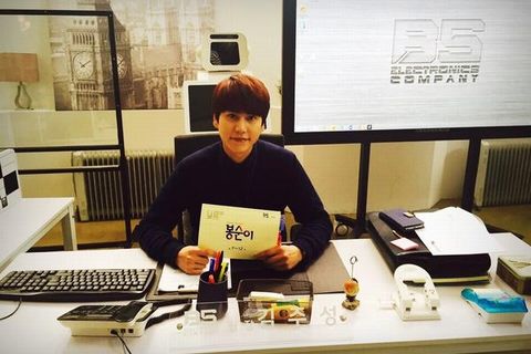 SUPER JUNIORのキュヒョンが、秋夕(チュソク:韓国の中秋節)の連休中も休まずドラマ撮影に励む姿を公開した。