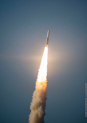 「アリアン5」ロケット、豪州とアルゼンチンの通信衛星2機の打ち上げに成功(Image Credit: Arianespace) 「アリアン5」ロケット、豪州とアルゼンチンの通信衛星2機の打ち上げに成功(Image Credit: Arianespace)