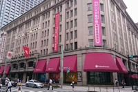 高島屋、三越伊勢丹ホールディングス、J・フロントリテイリング傘下の大丸、松坂屋などの大手百貨店が1日、相次いで9月の売上高を発表した。写真は、日本橋高島屋。