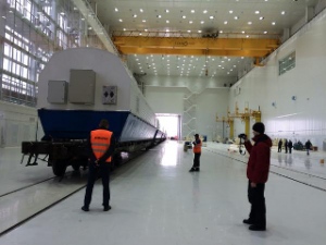 ソユーズ・ロケット、ヴァストーチュヌィ宇宙基地の組立棟に到着 12月の打ち上げには暗雲(Image Credit: Roskosmos) ソユーズ・ロケット、ヴァストーチュヌィ宇宙基地の組立棟に到着 12月の打ち上げには暗雲(Image Credit: Roskosmos)