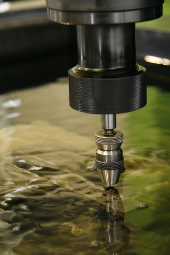 高度な金属加工技術（駒井工作所発表資料より）