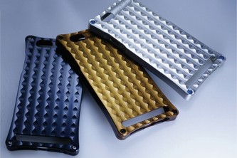 「JUSTE iPhoneケース」（駒井工作所発表資料より）
