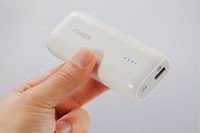 PowerIQ対応で、iPhone 6を2回高速フル充電できる小型バッテリーAnker Astro E1。