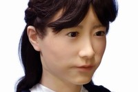 東芝が開発したアンドロイド「地平ジュンこ」の外観（東芝の発表資料より）