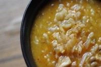 FD食品はコストがかかり高単価であるが品質面が評価され、素材類と成型食品類を合わせると市場規模は1,000億円程度とみられる。そのシェアはまだ食品業界の1%にも満たないが、この市場は着実に拡大しており、そう遠くない将来に1,500億円規模の市場が見えて来そうだ。