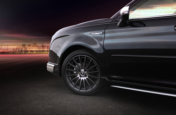 光岡自動車が23日に販売開始するハイブリッド（HV）セダン「Ryugi」（リューギ）の特別仕様車「Ryugi yamato」（リューギ ヤマト）（写真提供：光岡自動車）