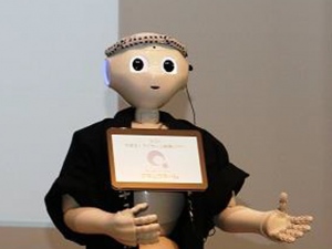 今後のコミュニケーションロボットの購入意向については、「1年以内に購入したい」が1.6%、「1年以上先になるが、購入を検討したい」が13.1%、「購入したくない」が85.2%となり、一般消費者の購入意向が現時点では必ずしも高くない結果となった 今後のコミュニケーションロボットの購入意向については、「1年以内に購入したい」が1.6%、「1年以上先になるが、購入を検討したい」が13.1%、「購入したくない」が85.2%となり、一般消費者の購入意向が現時点では必ずしも高くない結果となった