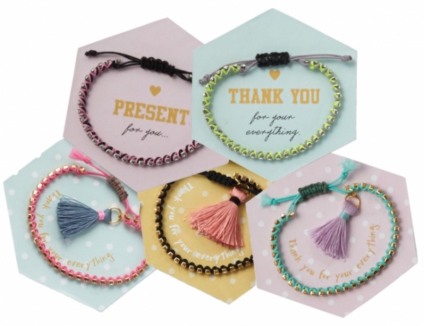 『ゴムブレスレット』（スタイリングライフ・ホールディングス プラザスタイル カンパニー発表資料より）