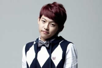 アイドルグループU-KISSの元メンバーのドンホ(21)が来月恋人と結婚する。写真：NH EMG