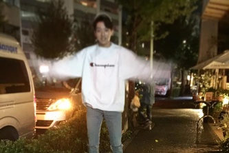 CNBLUEのイ・ジョンシンが、5日に行われた代々木競技場での公演後にユニークなショットを公開した。