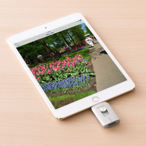 サンワサプライは、iPhone、iPad、Android端末、パソコンでデータが共有できるUSBメモリ「600-IPL_GAシリーズ」を発売した。