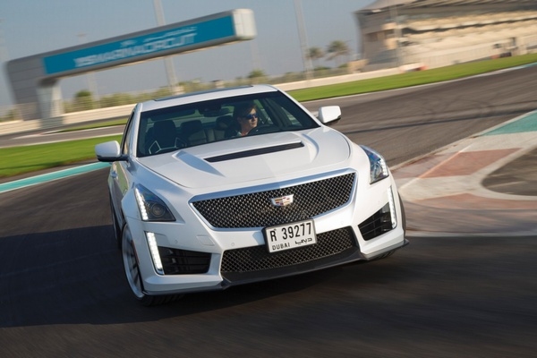 ゼネラルモーターズ・ジャパンが「第19回名古屋モーターショー」で一般公開する「キャデラックCTS-V」 © General Motors