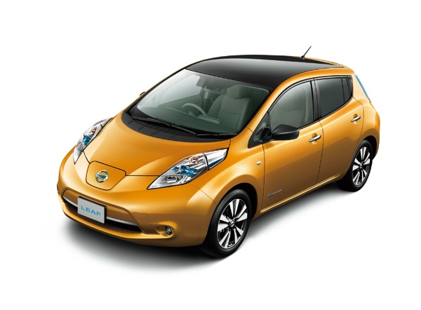 日産自動車がマイナーチェンジして12月に発売する電気自動車(EV)「日産リーフ」（タンジェリンオレンジ　2トーン、写真提供：日産自動車）