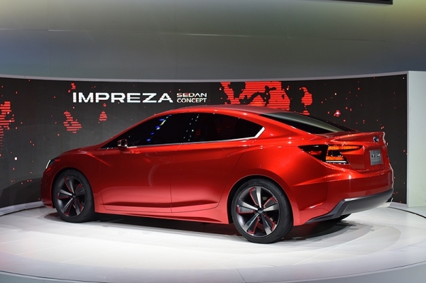 富士重工業がLAオートショーで公開した次期インプレッサをイメージしたデザインコンセプトカー「IMPREZA SEDAN CONCEPT」（写真提供：富士重工業）