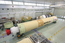 8月28日に三菱重工業名古屋飛島工場で公開された、H-IIA 29号機（高度化機体）（写真提供：JAXA）