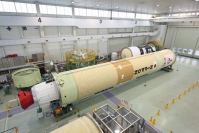 8月28日に三菱重工業名古屋飛島工場で公開された、H-IIA 29号機（高度化機体）（写真提供：JAXA）