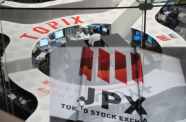 日経平均の終値は1万9822円15銭(102円74銭安)、TOPIXは1594.31ポイント(11.63ポイント安)、出来高概算(東証1部)は10億6144万株。 日経平均の終値は1万9822円15銭(102円74銭安)、TOPIXは1594.31ポイント(11.63ポイント安)、出来高概算(東証1部)は10億6144万株。