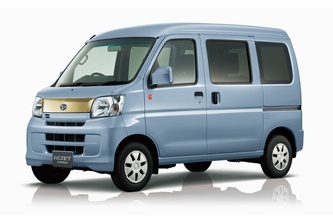 「ハイゼット」誕生55周年を記念した「ハイゼット カーゴ」の特別仕様車「ゴールドエディション」（写真提供：ダイハツ工業）