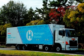 岩谷産業は、福岡県庁舎の敷地内に商用移動式水素ステーション「イワタニ水素ステーション 福岡県庁」を開設した。（写真：同社発表資料より）