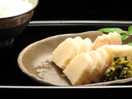 「すぐき」の盛り付け(賀茂のすぐき販売所発表資料より) 「すぐき」の盛り付け(賀茂のすぐき販売所発表資料より)