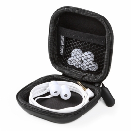 イヤホンもピースも収納（サンワプライ発表資料より）