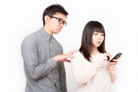 MMD研究所の調査では、スマートフォンの所有率が6割を超え、格安SIM利用者は昨年の倍以上となったという。